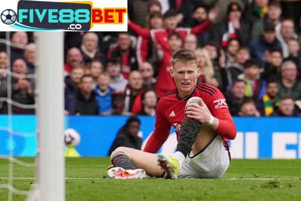 McTominay dính chấn thương sau trận hòa